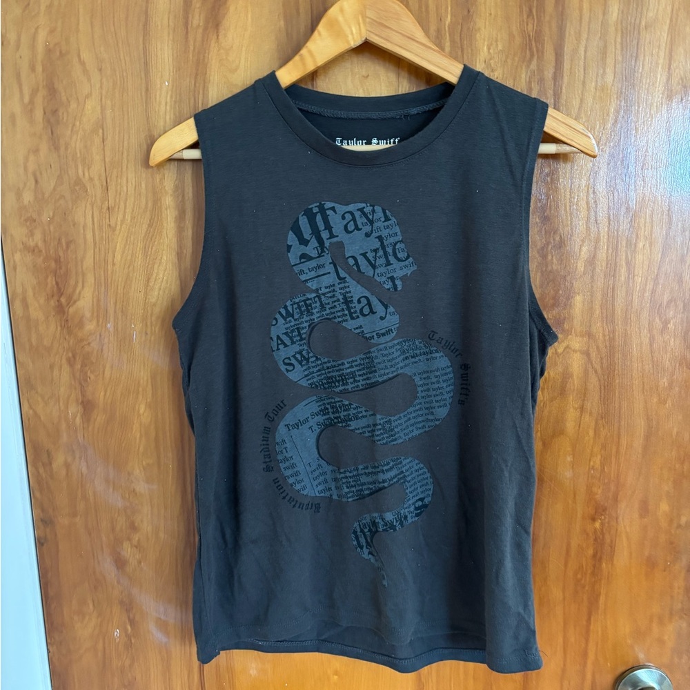 Taylor Swift Reputation Tour Black Sleeveless Tee NWOT